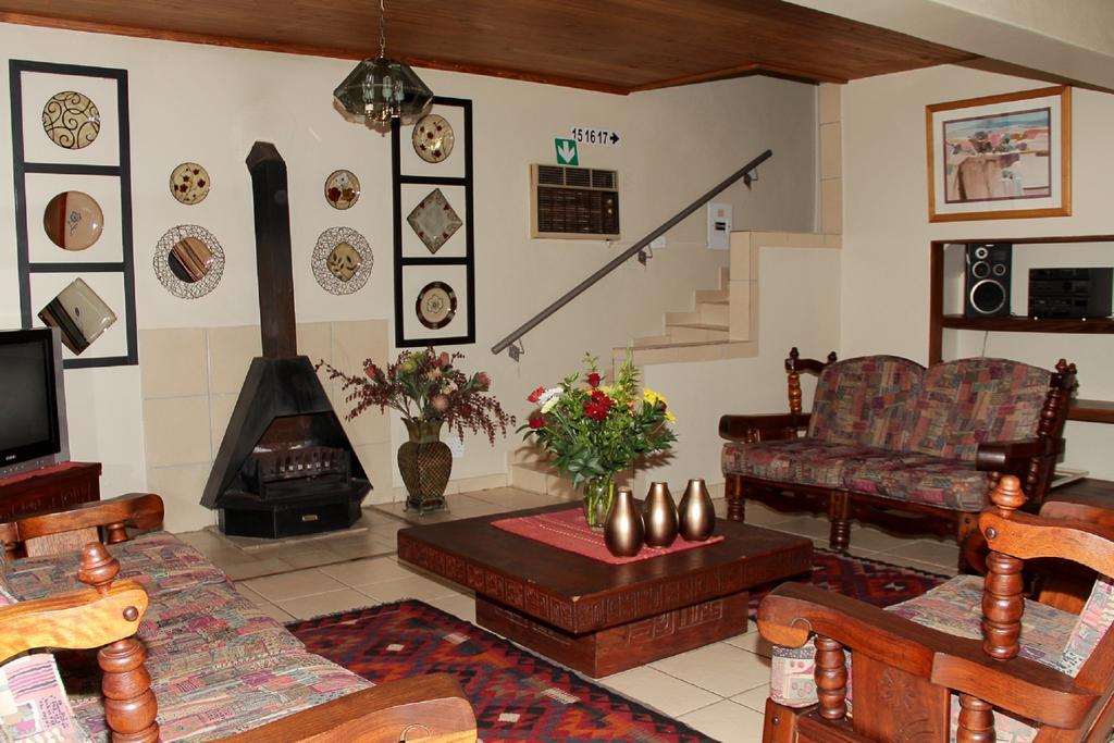 Rustenburg Guesthouse Exterior foto