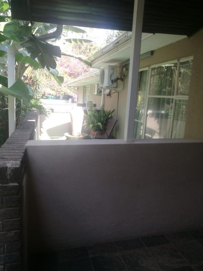 Rustenburg Guesthouse Exterior foto